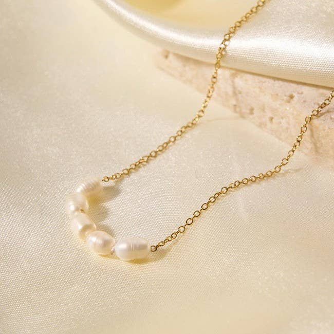 JOSSLYN by wall to wall - STAINLESS STEEL NON-TARNISH PEARL NECKLACE | 40NK9692