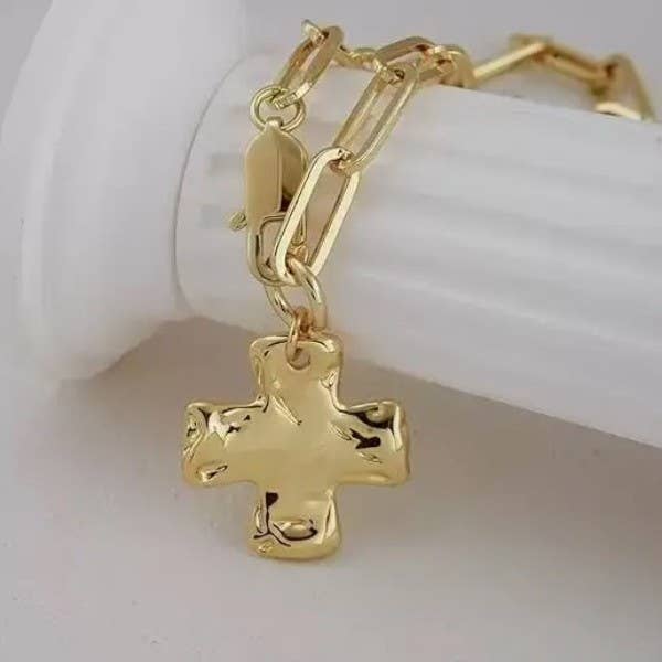 JOSSLYN by wall to wall - NOTABLE HAMMERED CROSS FRONT TOGGLE NECKLACE | 40NK9666
